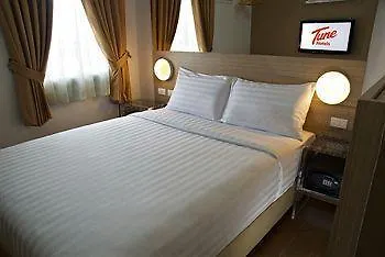 Red Planet Manila Malate Mabini Hotel 3*,